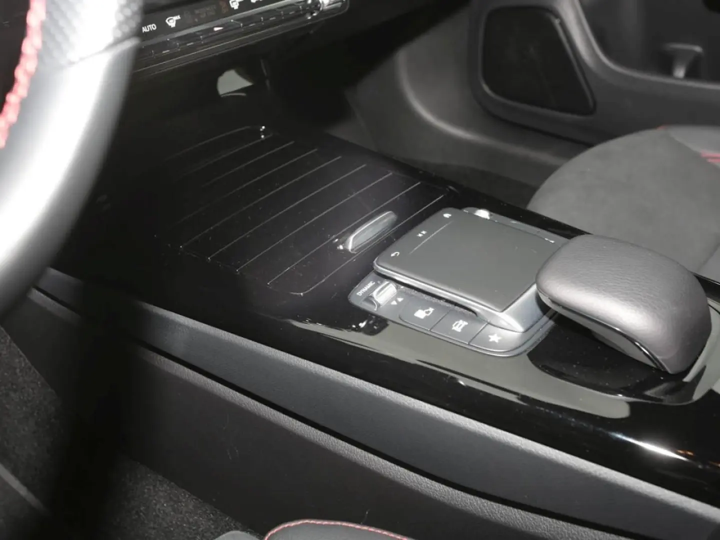 CLA 250 e Coupé AMG Night MBUX Navi  Kamera