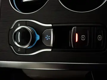 RENAULT TALISMAN 2.0 dCi 200CP Initiale Paris EDC