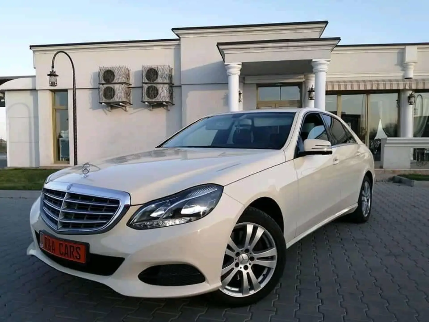 MERCEDEZ BENZ E 250