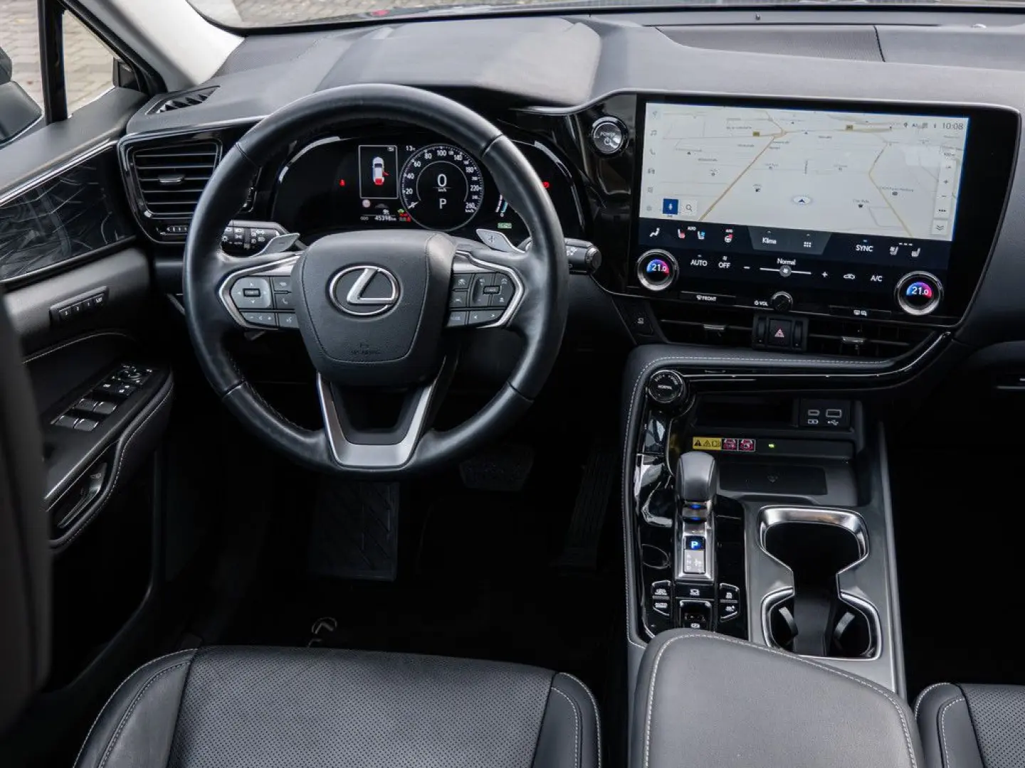 NX 450h   Executive Interieur Paket