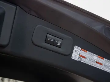 NX 450h   Executive Interieur Paket