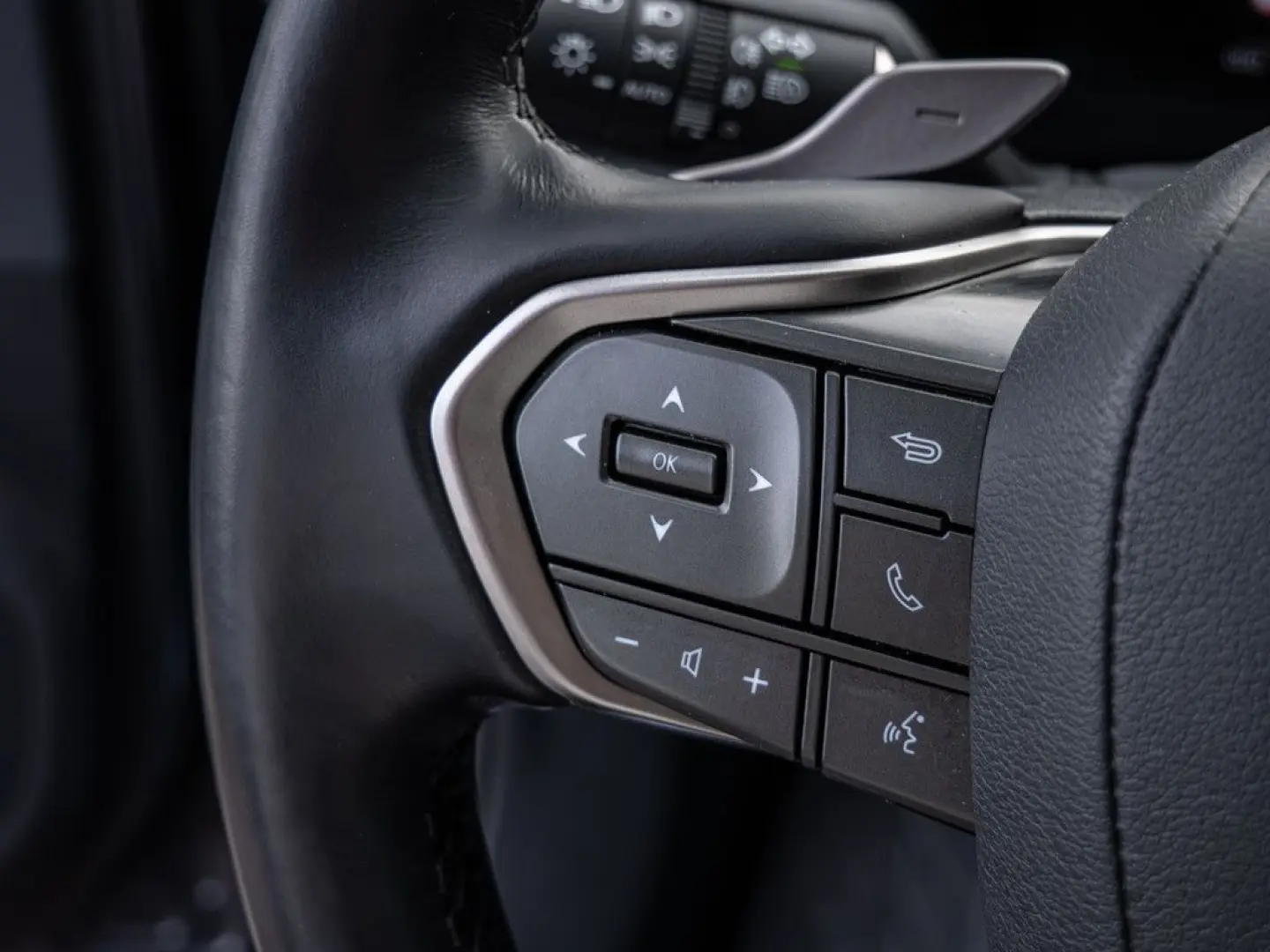 NX 450h   Executive Interieur Paket