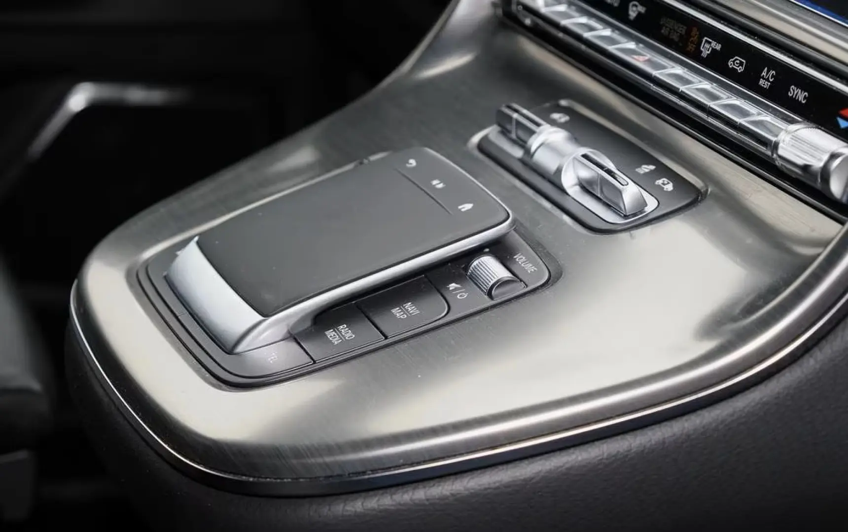 V 250 EXCLUSIVE AMG 4MATIC  360  KAMERA MBUX