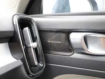 Volvo XC40 T4 RECHARGE Plug-In Hybrid 1.5 Benzina 210CP