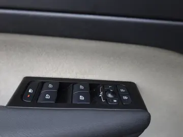 Volvo XC40 T4 RECHARGE Plug-In Hybrid 1.5 Benzina 210CP