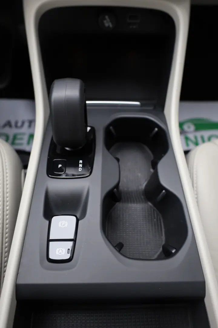 Volvo XC40 T4 RECHARGE Plug-In Hybrid 1.5 Benzina 210CP