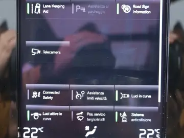 Volvo XC40 T4 RECHARGE Plug-In Hybrid 1.5 Benzina 210CP