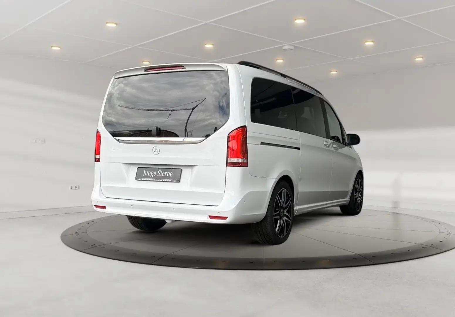 V 220 d AMG-Line Lang DISTR. el-Tür. AHK 7-Sitze