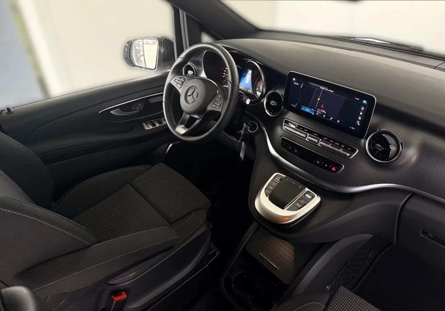 V 220 d AMG-Line Lang DISTR. el-Tür. AHK 7-Sitze