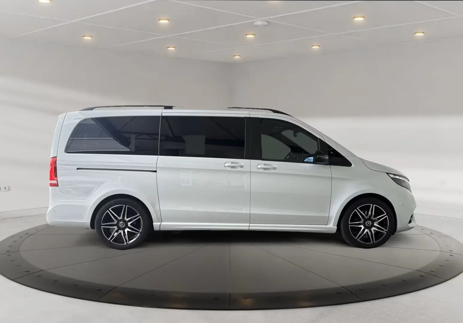 V 220 d AMG-Line Lang DISTR. el-Tür. AHK 7-Sitze