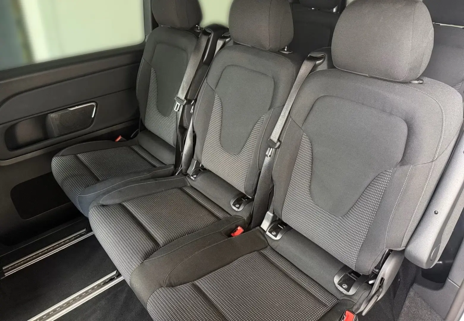 V 220 d AMG-Line Lang DISTR. el-Tür. AHK 7-Sitze