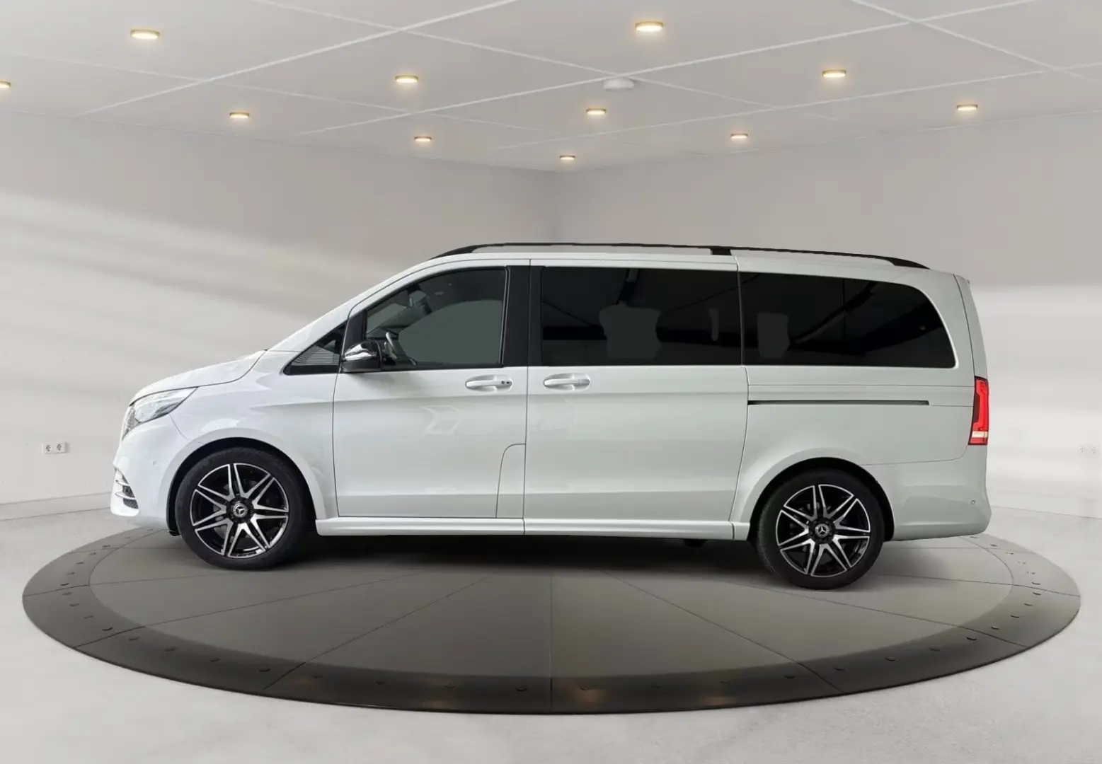 V 220 d AMG-Line Lang DISTR. el-Tür. AHK 7-Sitze