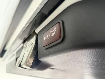 V 220 d AMG-Line Lang DISTR. el-Tür. AHK 7-Sitze