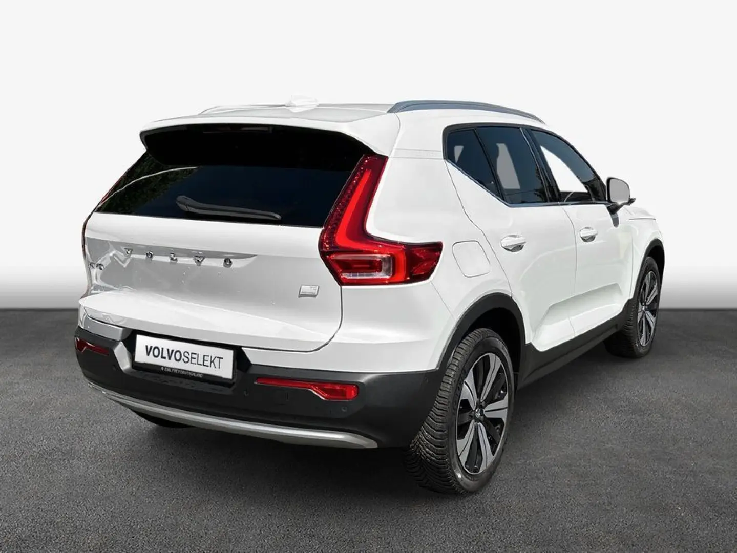 XC40 T5 Recharge DKG Ultimate Bright