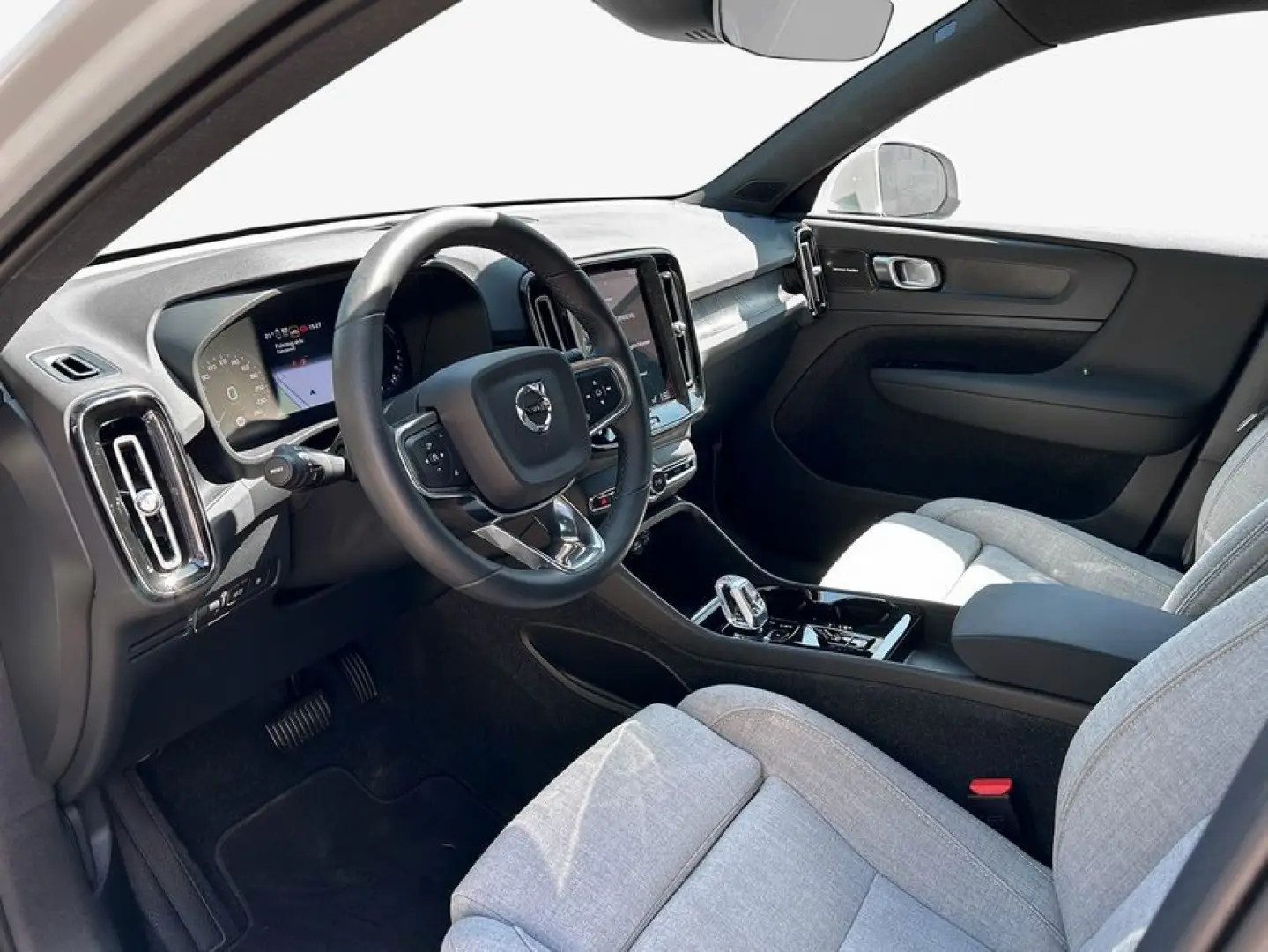 XC40 T5 Recharge DKG Ultimate Bright