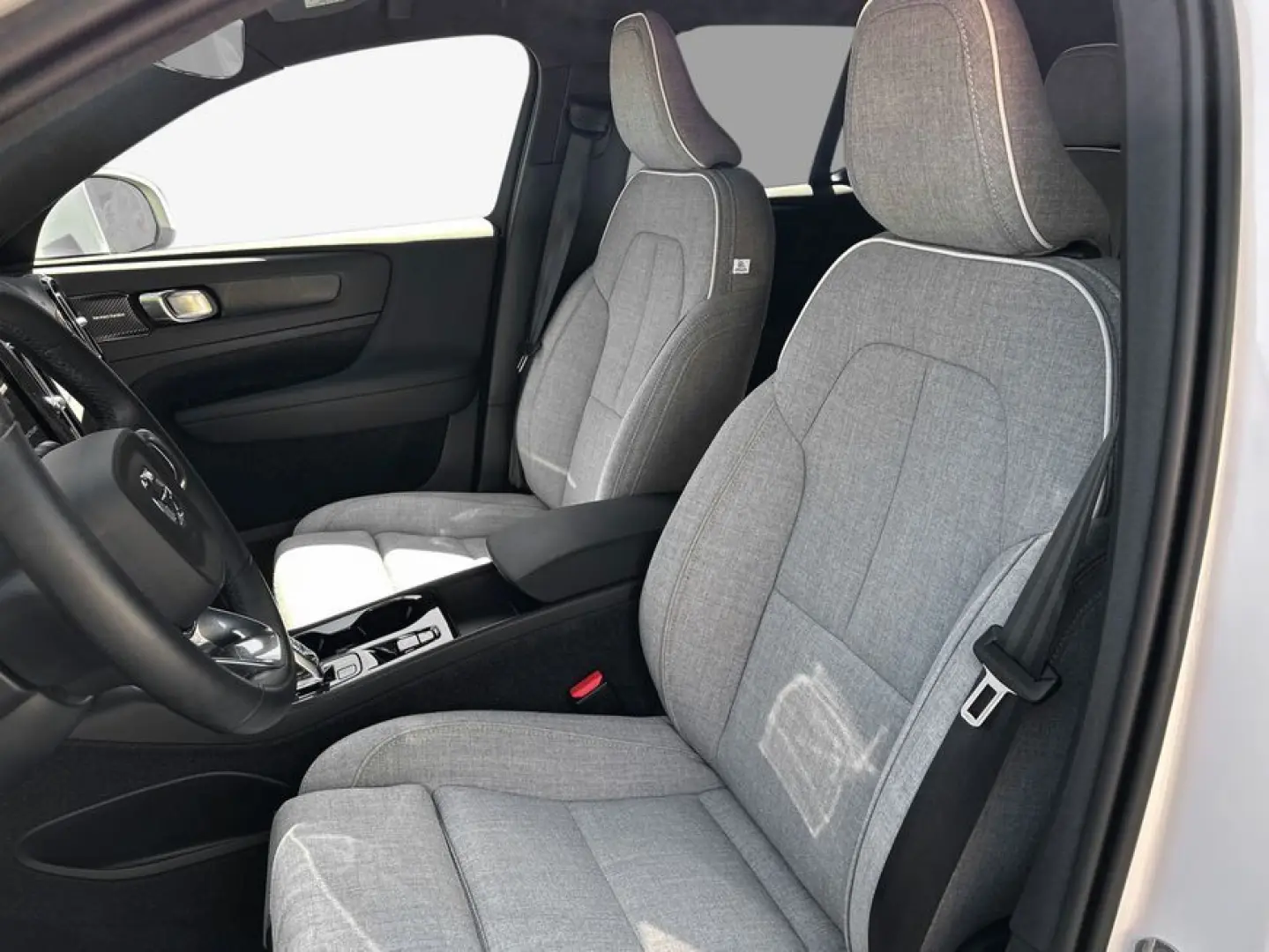 XC40 T5 Recharge DKG Ultimate Bright