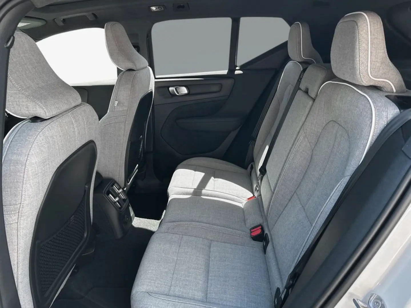 XC40 T5 Recharge DKG Ultimate Bright