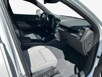 XC40 T5 Recharge DKG Ultimate Bright