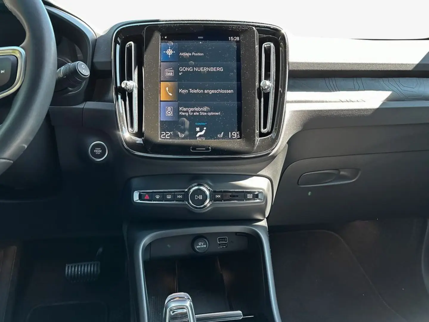 XC40 T5 Recharge DKG Ultimate Bright