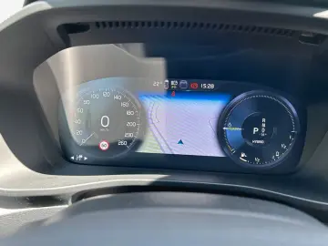 XC40 T5 Recharge DKG Ultimate Bright