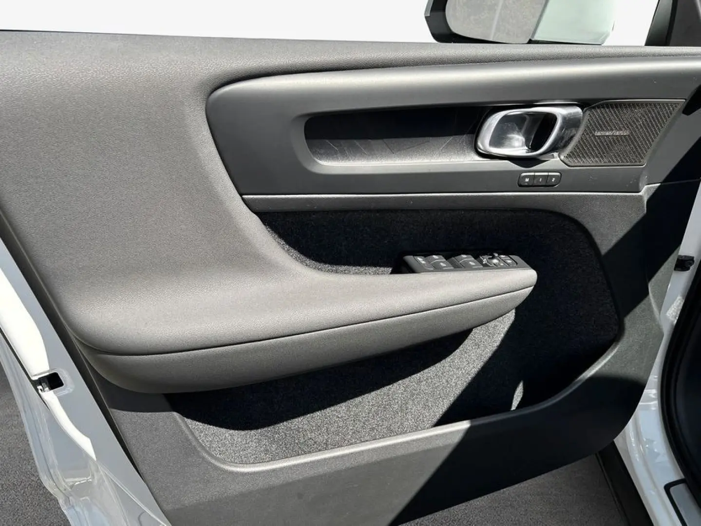 XC40 T5 Recharge DKG Ultimate Bright