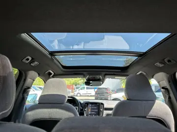 XC40 T5 Recharge DKG Ultimate Bright