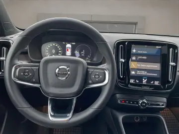 XC40 T4 Recharge Ultimate Dark LED NAVI PANO H&K