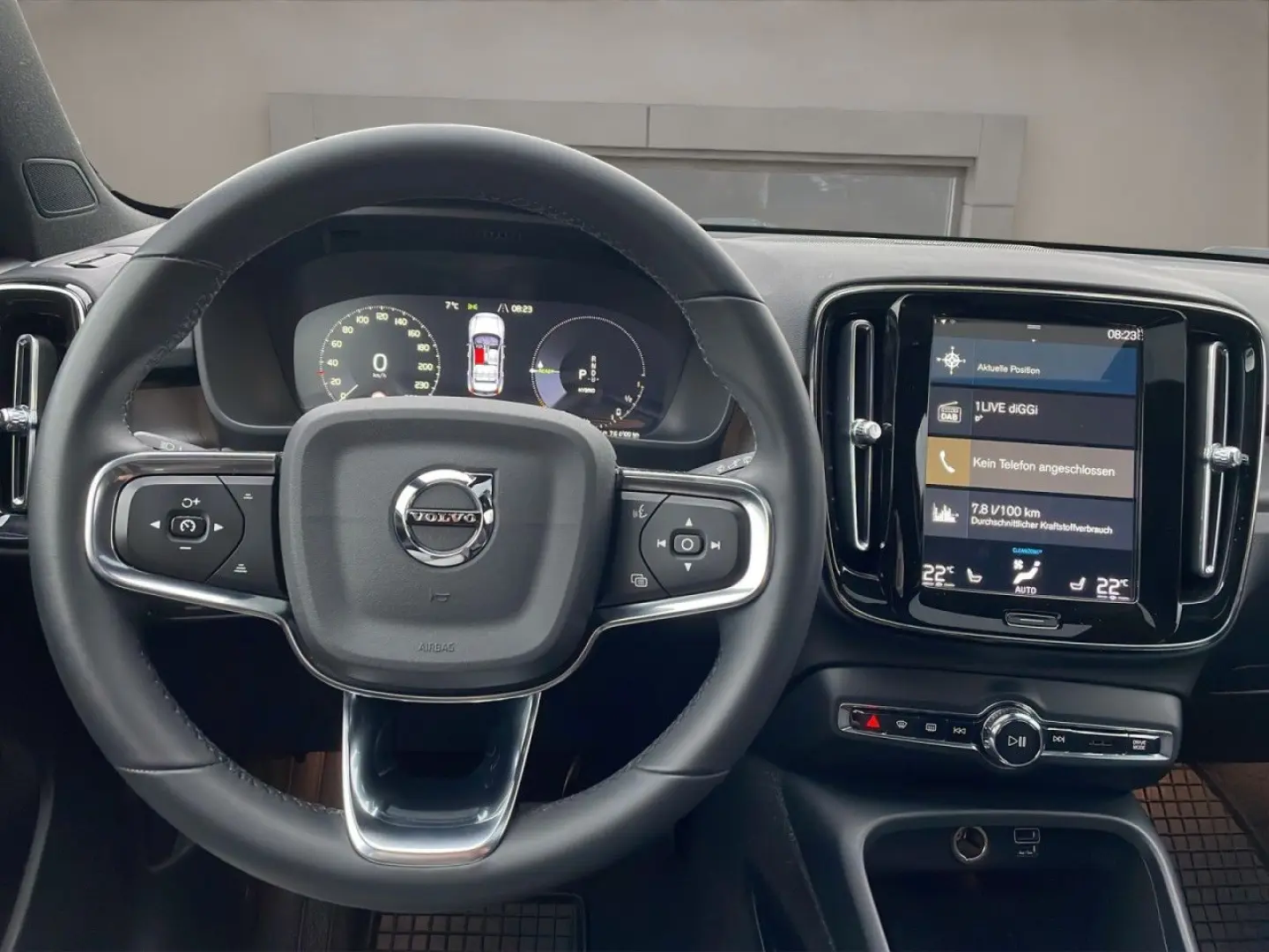 XC40 T4 Recharge Ultimate Dark LED NAVI PANO H&K