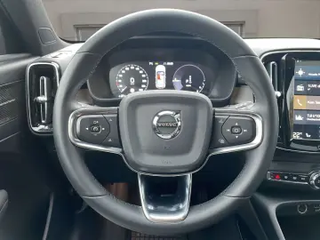 XC40 T4 Recharge Ultimate Dark LED NAVI PANO H&K