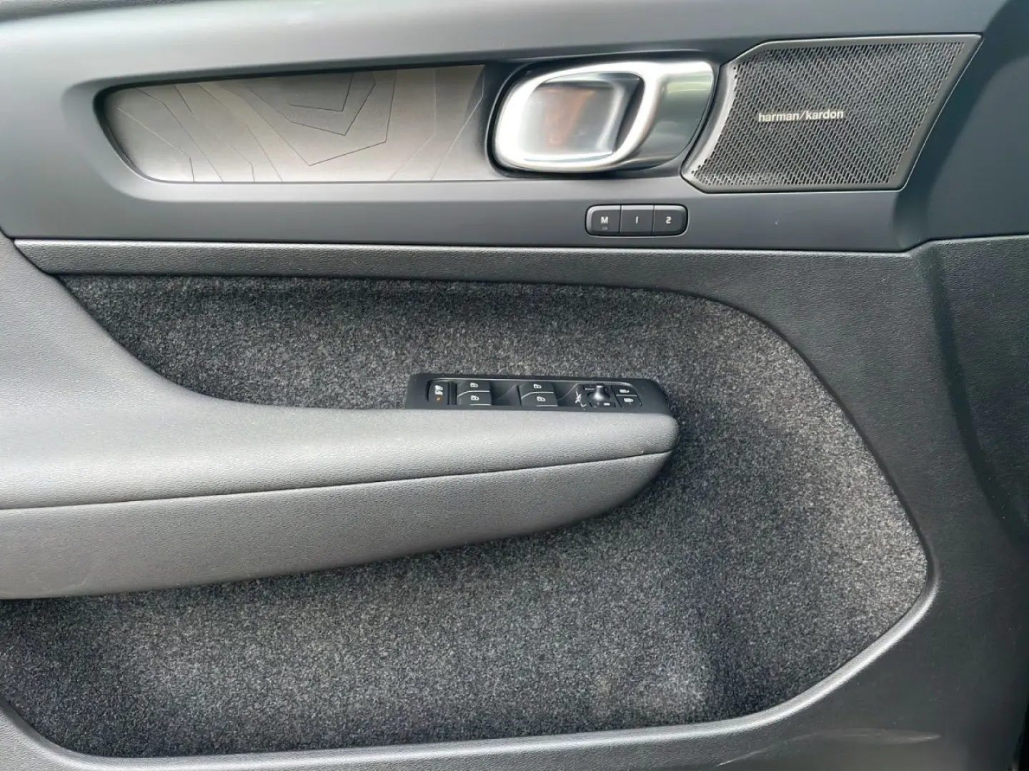 XC40 T4 Recharge Ultimate Dark LED NAVI PANO H&K