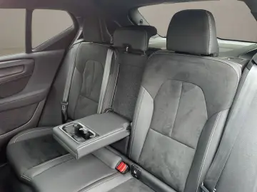 XC40 T4 Recharge Ultimate Dark LED NAVI PANO H&K