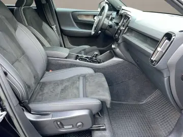 XC40 T4 Recharge Ultimate Dark LED NAVI PANO H&K