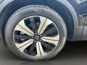 XC40 T4 Recharge Ultimate Dark LED NAVI PANO H&K