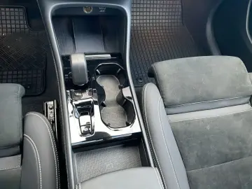 XC40 T4 Recharge Ultimate Dark LED NAVI PANO H&K