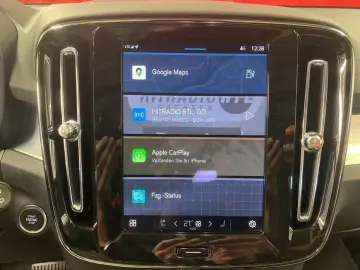 XC40 B3 B DKG Plus Dark Pano   ACC   BLIS