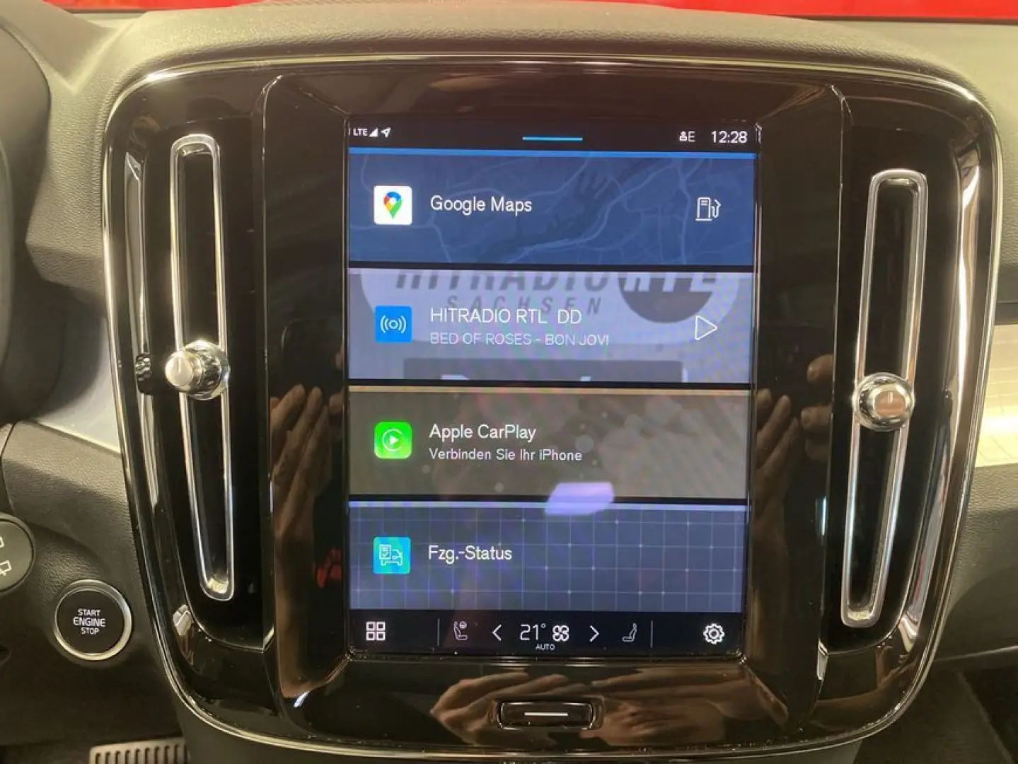 XC40 B3 B DKG Plus Dark Pano   ACC   BLIS