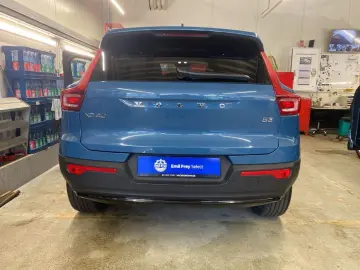 XC40 B3 B DKG Plus Dark Pano   ACC   BLIS