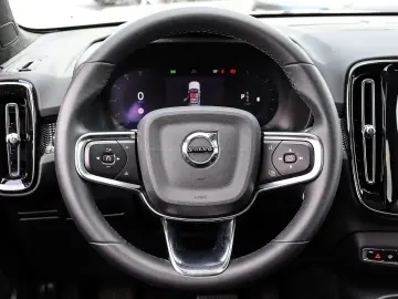 XC40 Plus Dark 2WD B3 EU6d El. Panodach Digitale