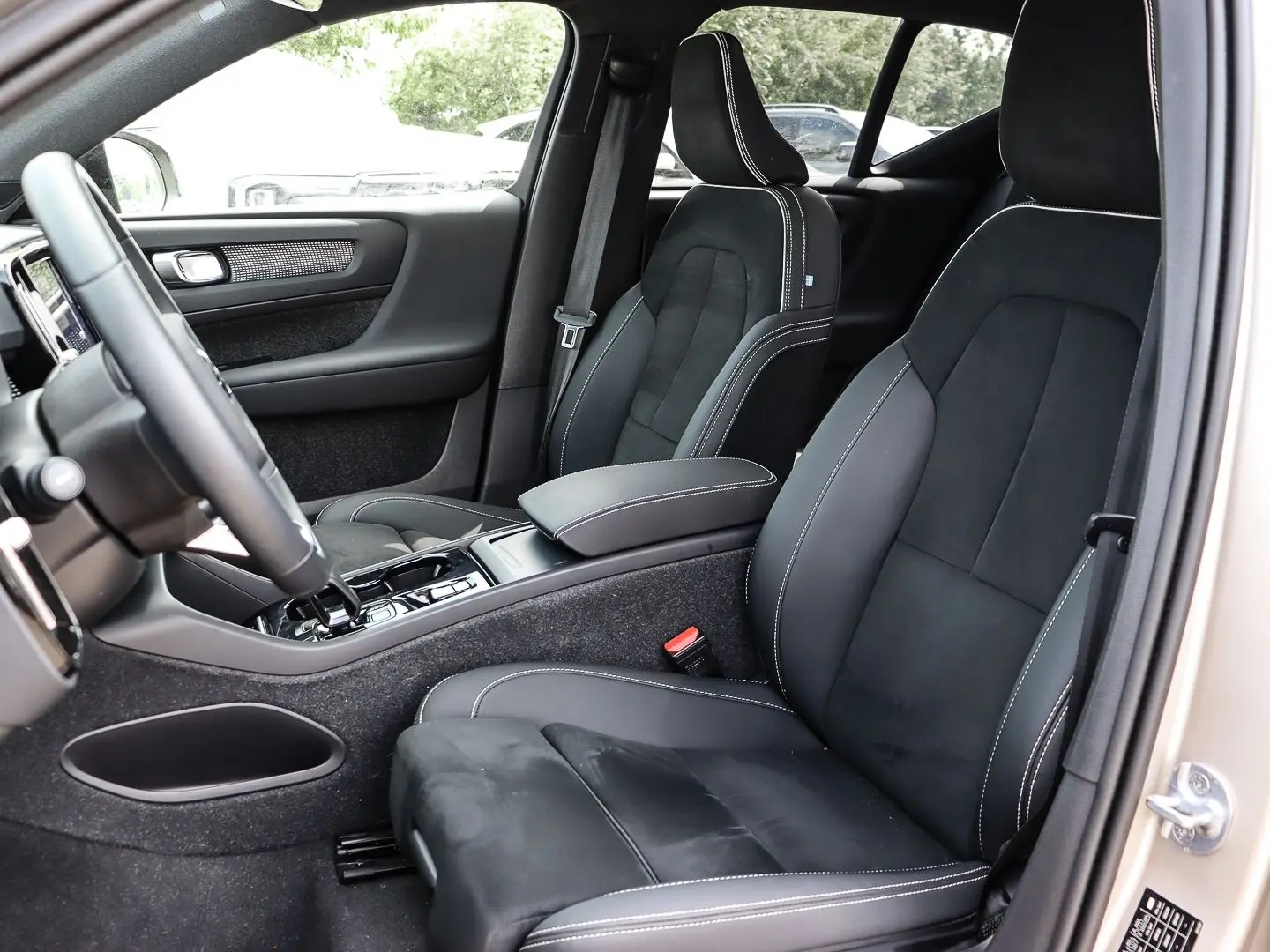 XC40 Plus Dark 2WD B3 EU6d El. Panodach Digitale