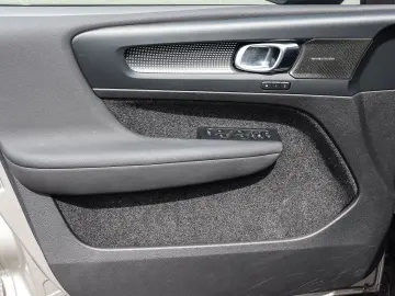 XC40 Plus Dark 2WD B3 EU6d El. Panodach Digitale