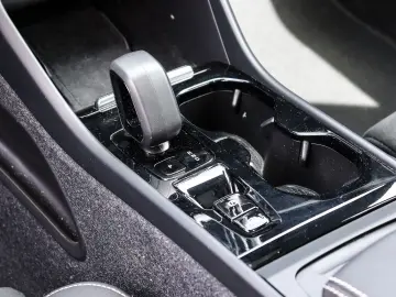 XC40 Plus Dark 2WD B3 EU6d El. Panodach Digitale