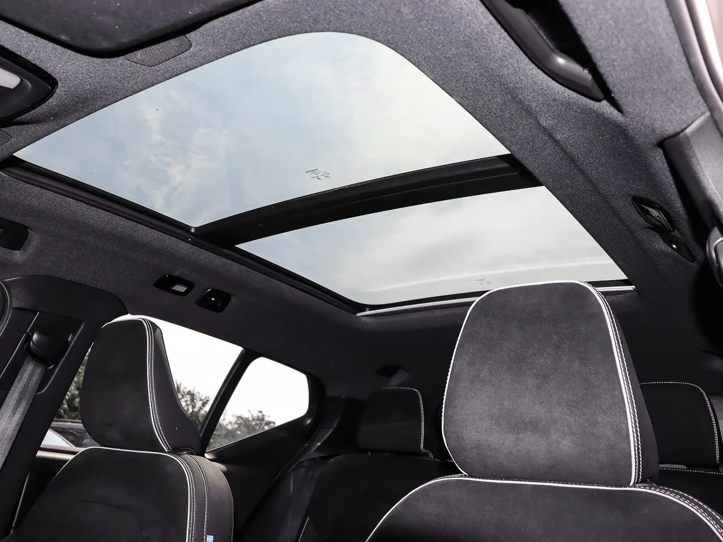 XC40 Plus Dark 2WD B3 EU6d El. Panodach Digitale