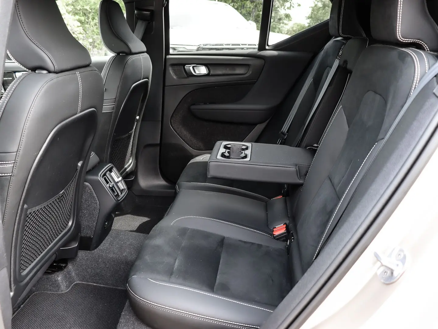 XC40 Plus Dark 2WD B3 EU6d El. Panodach Digitale