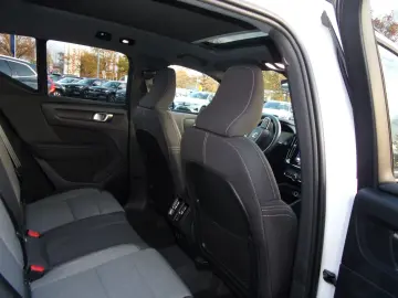 XC 40 B3 Plus Dark 2WD