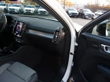 XC 40 B3 Plus Dark 2WD