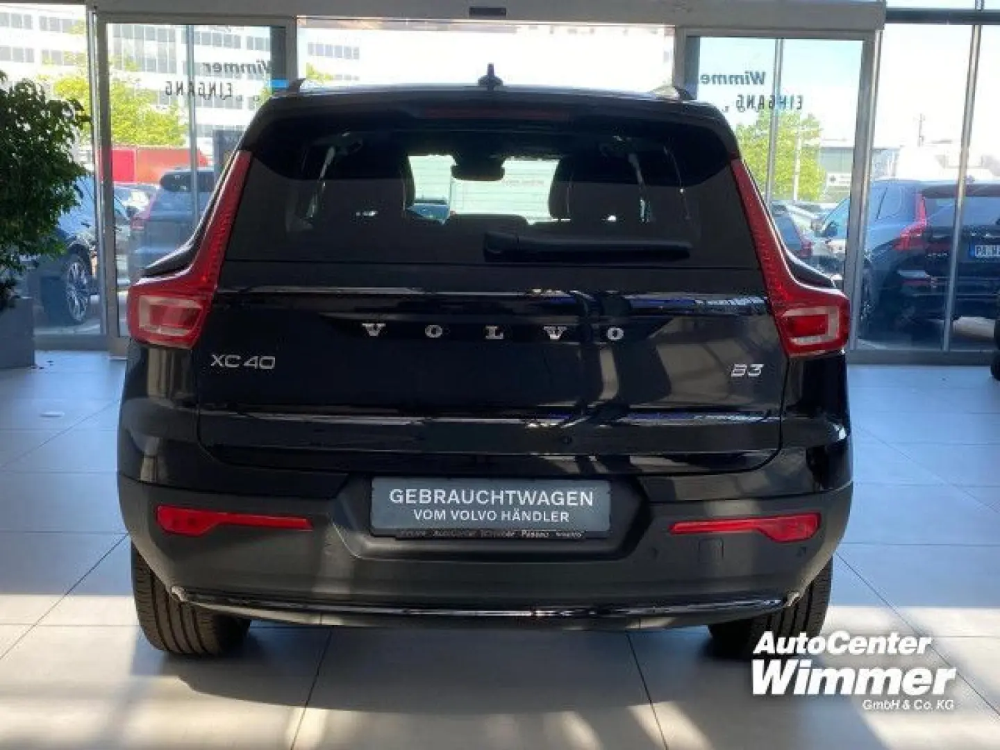 XC40 B3 B DKG Plus Dark Business   SD   el. AHK