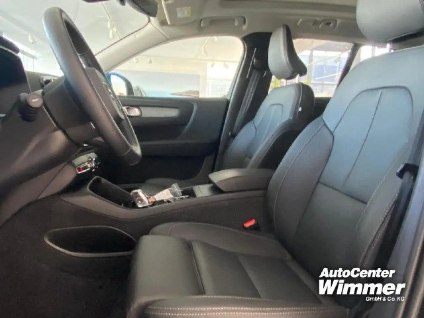 XC40 B3 B DKG Plus Dark Business   SD   el. AHK