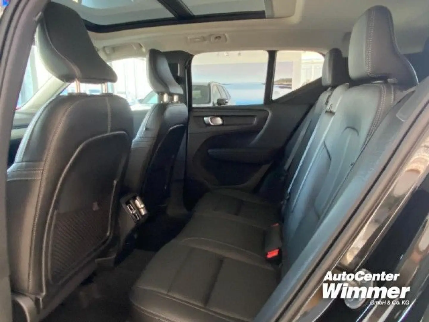 XC40 B3 B DKG Plus Dark Business   SD   el. AHK