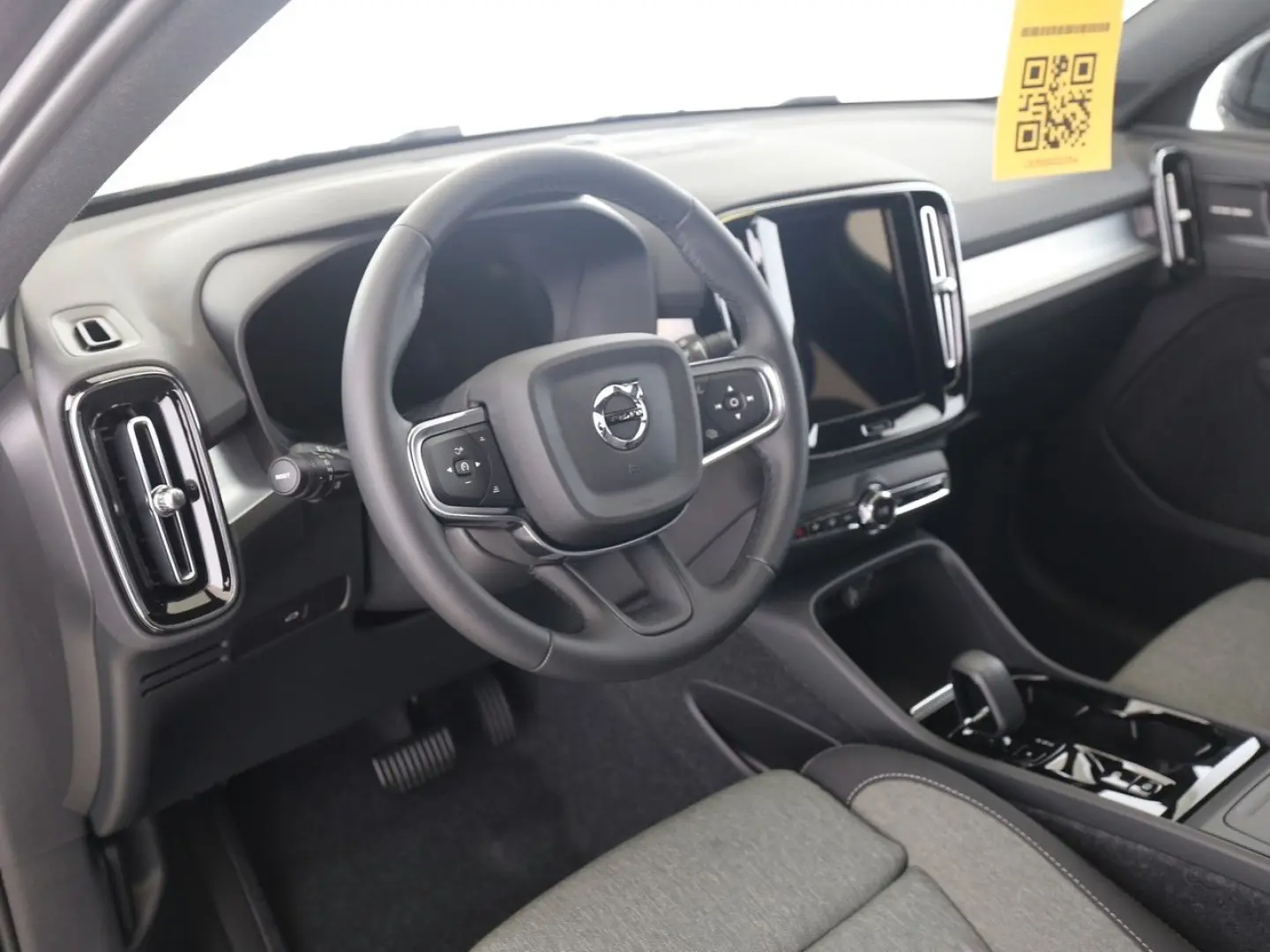 XC40 Plus Dark ACC BLIS PANODACH 360 PIXEL 0 99%