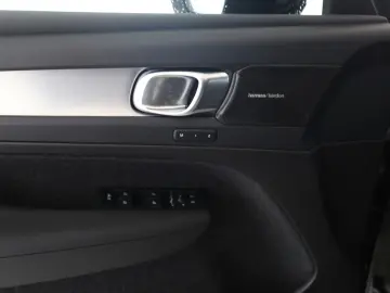 XC40 Plus Dark ACC BLIS PANODACH 360 PIXEL 0 99%